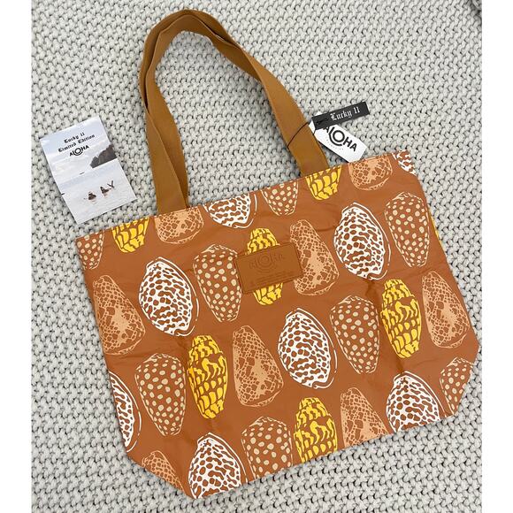 Aloha Collection• LUCKY 11 LIMITED EDITION SHELL HAUL Day Tripper Tote TOFFEE